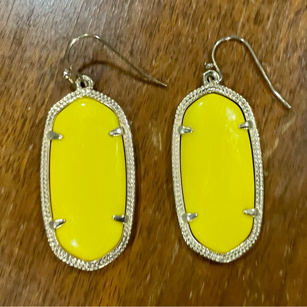 Kendra Scott gold drop earrings in yellow